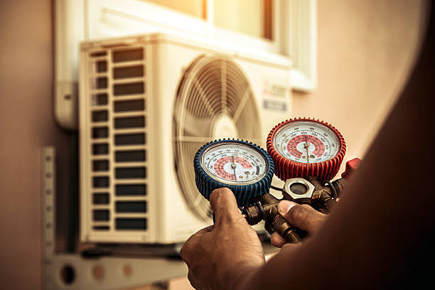 Professional Hvac Installation technician working in Wynnewood, OK